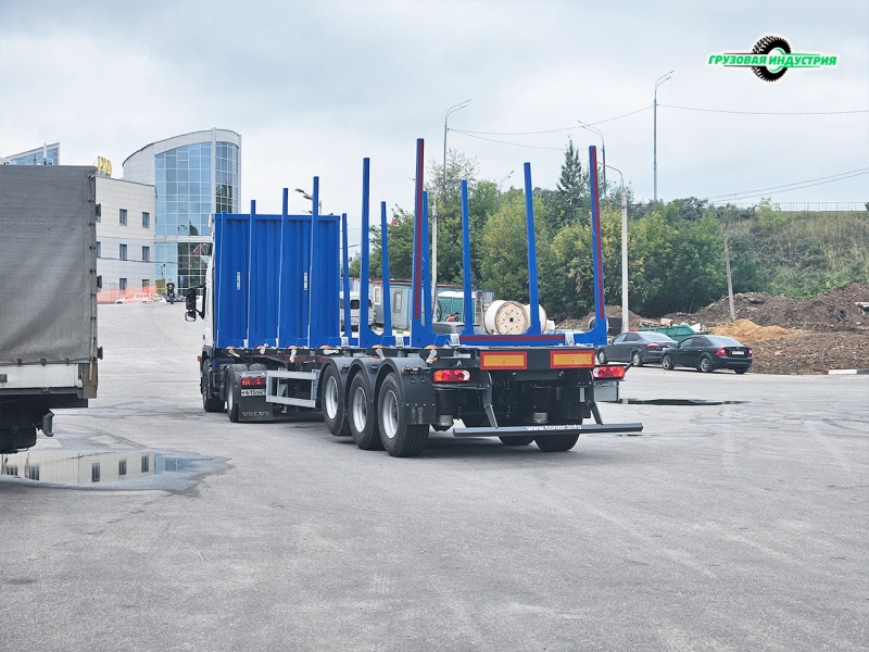 Отгрузка полуприцепа сортиментовоза (лесовоза) Тонар L3 9445 в г. Ярославль Отгрузка полуприцепа сортиментовоза (лесовоза) Тонар L3 9445 в г. Ярославль